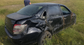 Три человека пострадали в съезде Lada с дороги под Саратовом