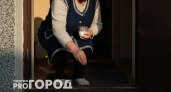 Горничная с 20-летним опытом научила меня сыпать соль у порога: простая привычка экономит кучу денег и сил