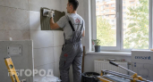 Забудьте про укладку плитки в ванной: этот бюджетный материал защищает от влаги лучше и выглядит дороже