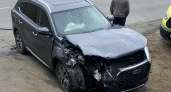 В Энгельсе после столкновения с Chery Tiggo госпитализировали мотоциклиста