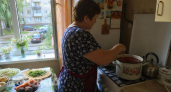 Перестаньте мучить сковородку: шеф-повар объяснил как сделать цвет борща рубиновым без лишней обжарки свеклы