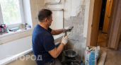 Хватит переплачивать за укладку плитки: мастера нашли бюджетную альтернативу, которая держится годами