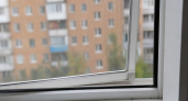 Саратовские врачи: каждое лето в реанимацию попадают 5–6 детей после падения из окон