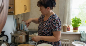 Хватит портить бульон постоянным снятием пены: делайте всего одно простое действие для идеальной прозрачности