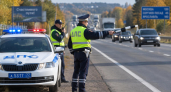 В Саратове после столкновения Лады и BMW госпитализировали двух мужчин
