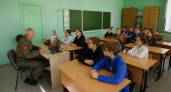 Саратовским школьникам показали, как агродроны и беспилотные тракторы меняют сельское хозяйство