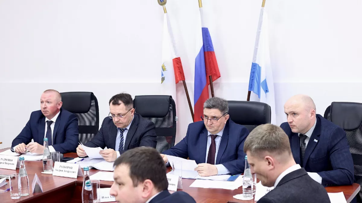 Саратовских бизнесменов вызвали «на ковер» за серые зарплаты и дробление