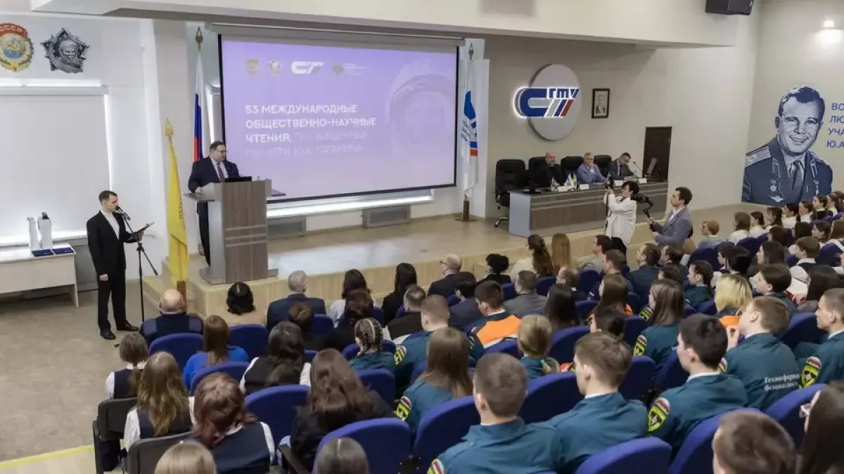 Настоящий космонавт приехал на «Гагаринские чтения» в Саратове