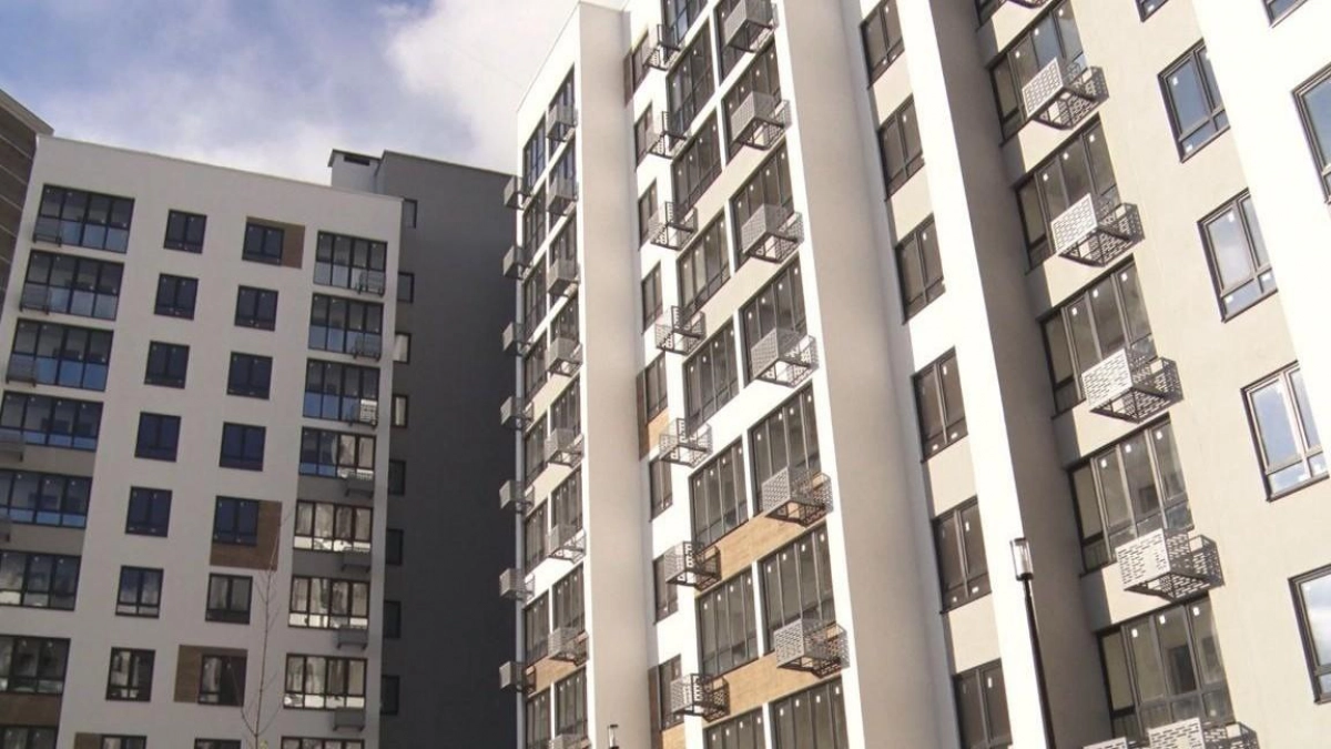 Увеличение компенсаций за атаки дронов, задержание экс-чиновника и социальные выплаты медикам: главные новости за 19 марта