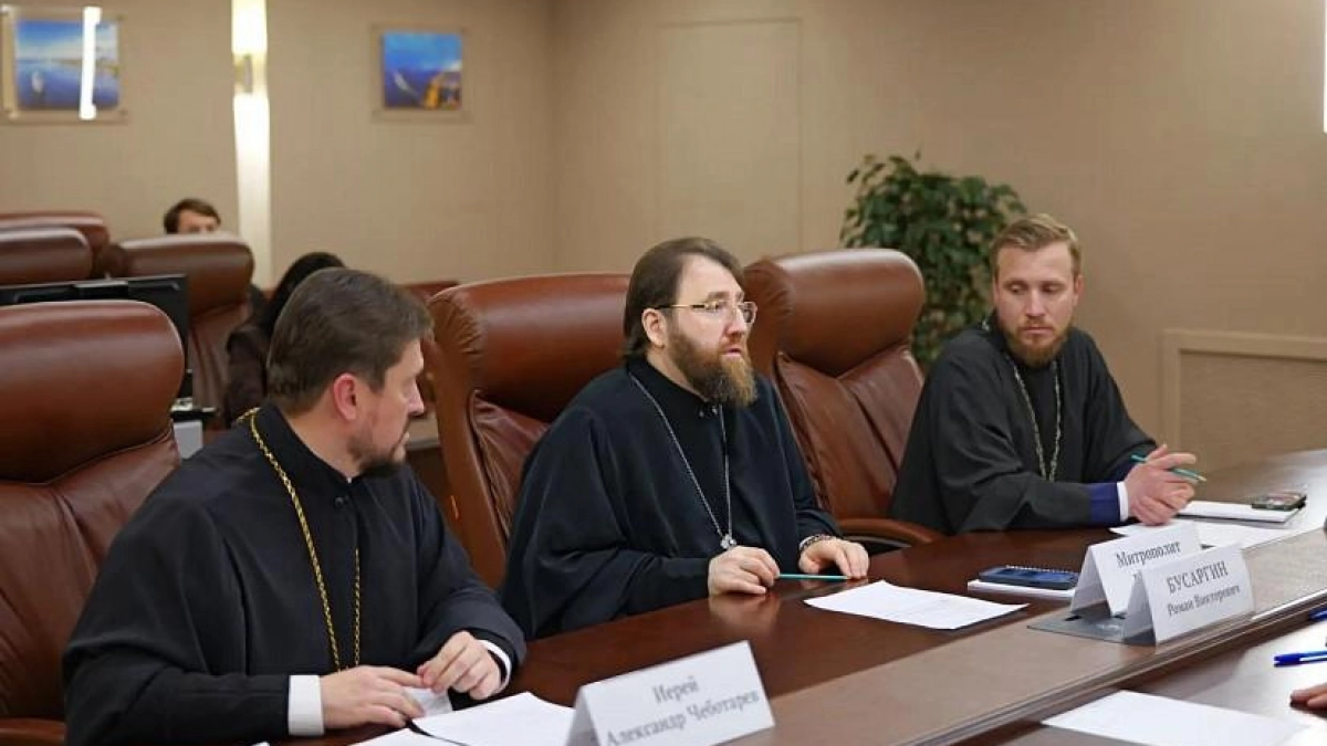 Бусаргин поблагодарил митрополита за реабилитацию бойцов и гуманитарные колонны