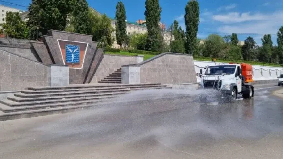 Учёные Саратова создали щётку для уборки улиц с системой подавления пыли