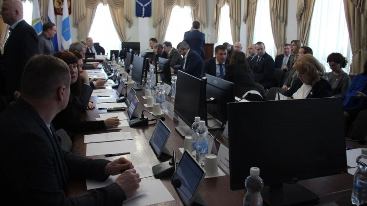 Дефицит бюджета Саратова вырастет на 225 млн: деньги пойдут на школы и детские площадки