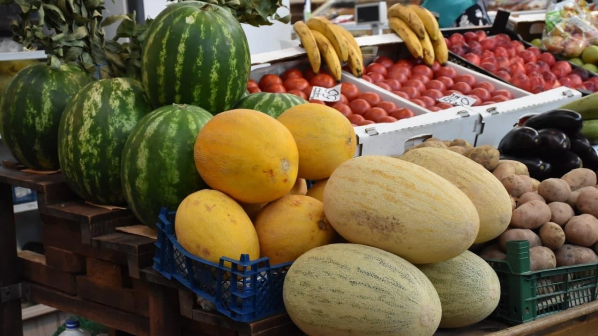 В Саратове забраковали 300 кг овощей и фруктов с гнилью