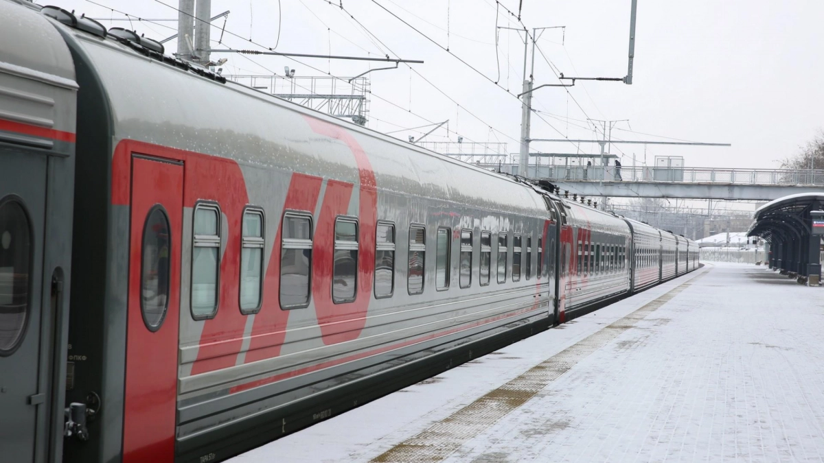 Поезд Уфа — Сириус застрял в Саратове почти на четыре часа из-за техники