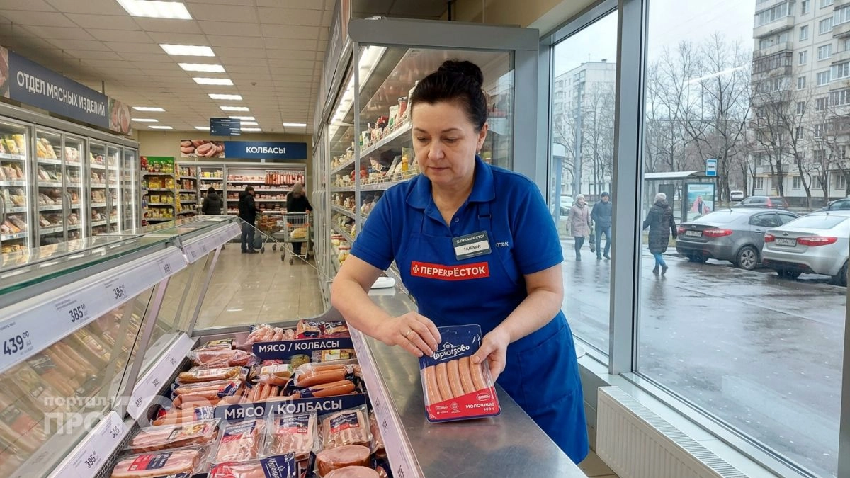 Одна незаметная буква на пачке сосисок решает всё — именно её я ищу первой, а не состав