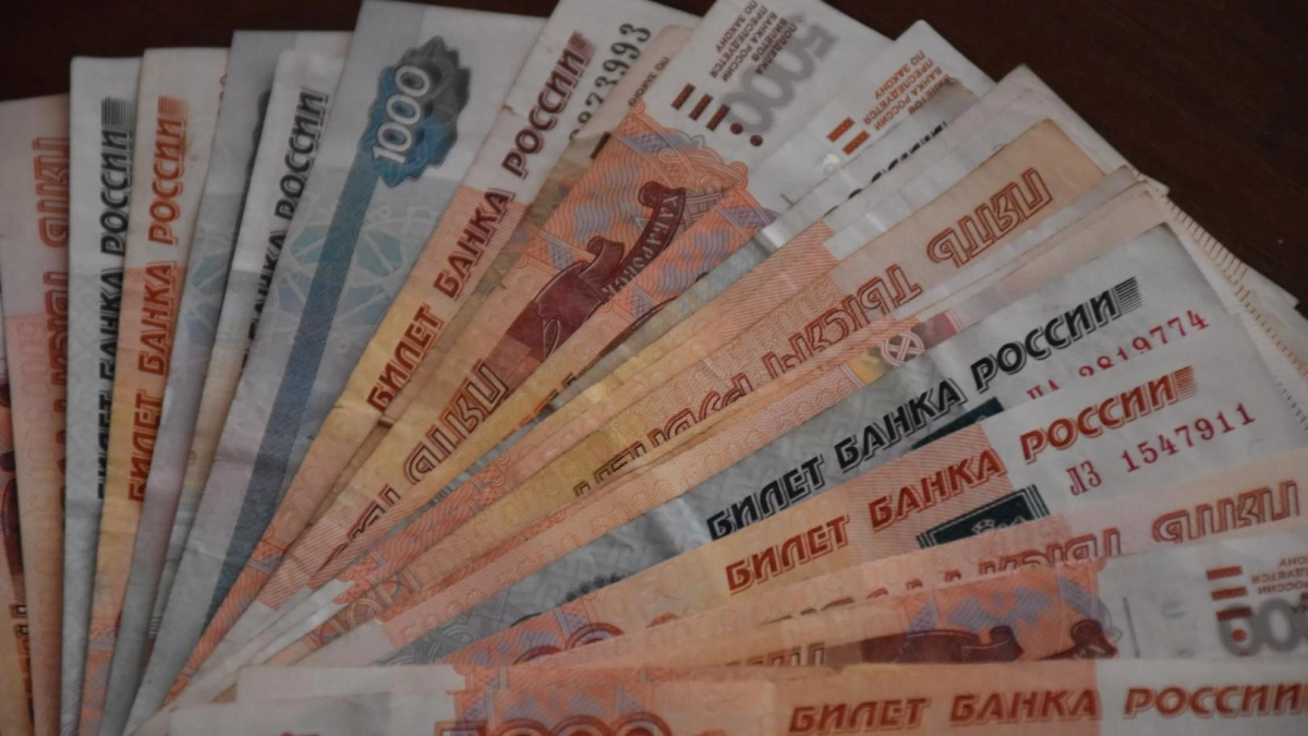 Зарплата в Саратовской области выросла на 16% и почти достигла 70 тысяч