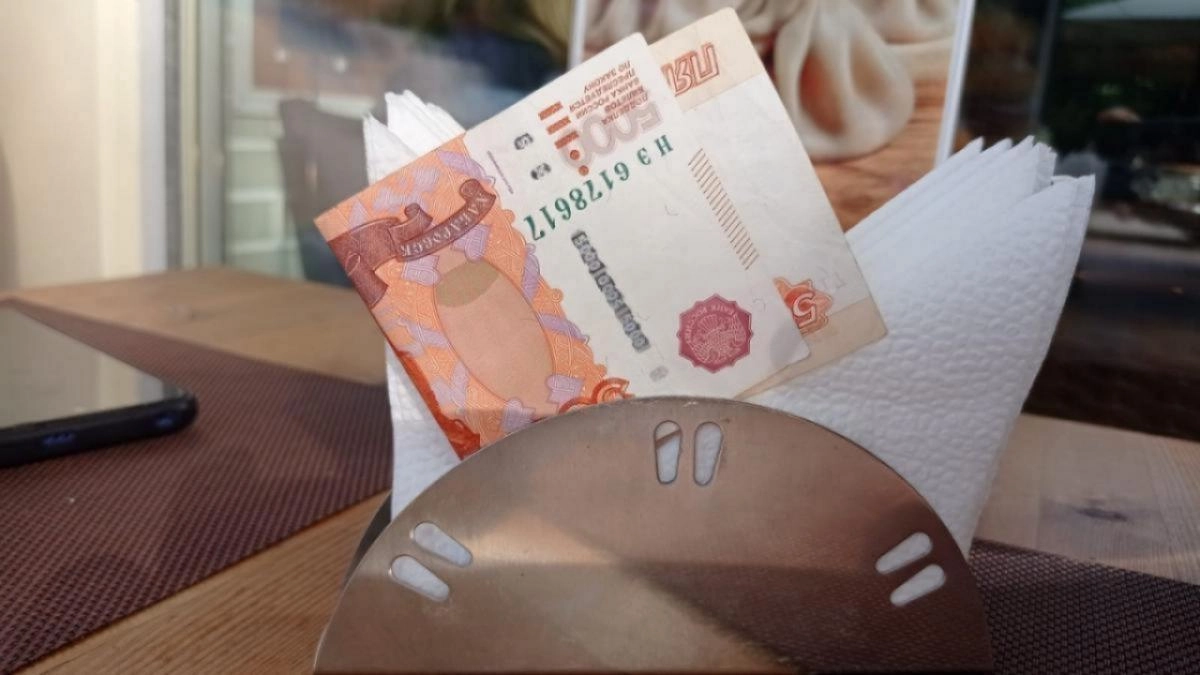 Сбой интернета, работа аэропортов и открытие сезона охоты: главные новости за 4 апреля