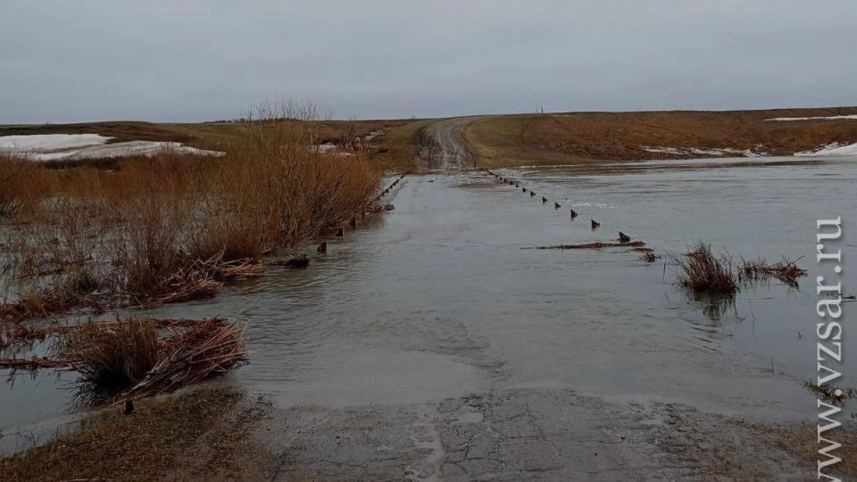 Паводок отступает: в Саратовской области освобождаются мосты и реки