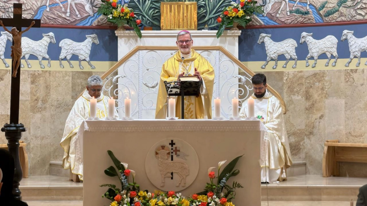 200 верующих встретили Пасху в саратовском соборе Петра и Павла