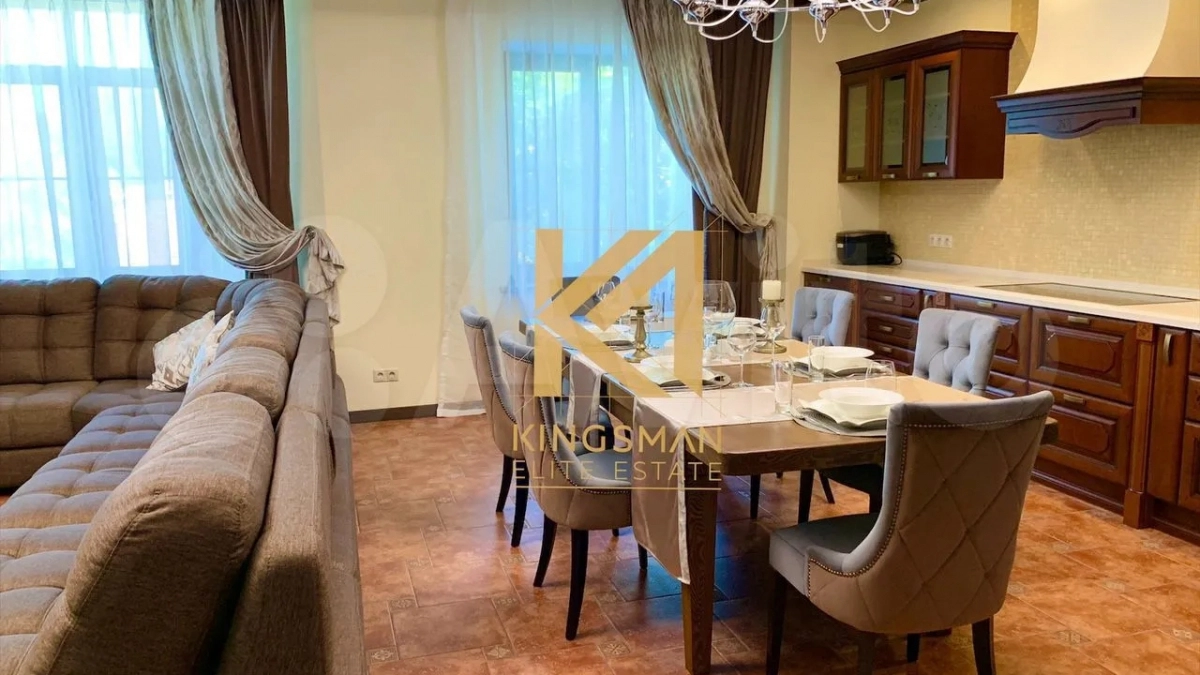 Итальянская мебель, высокие потолки и вид на Волгу: самую дорогую квартиру в Саратове сдают за 150 тысяч