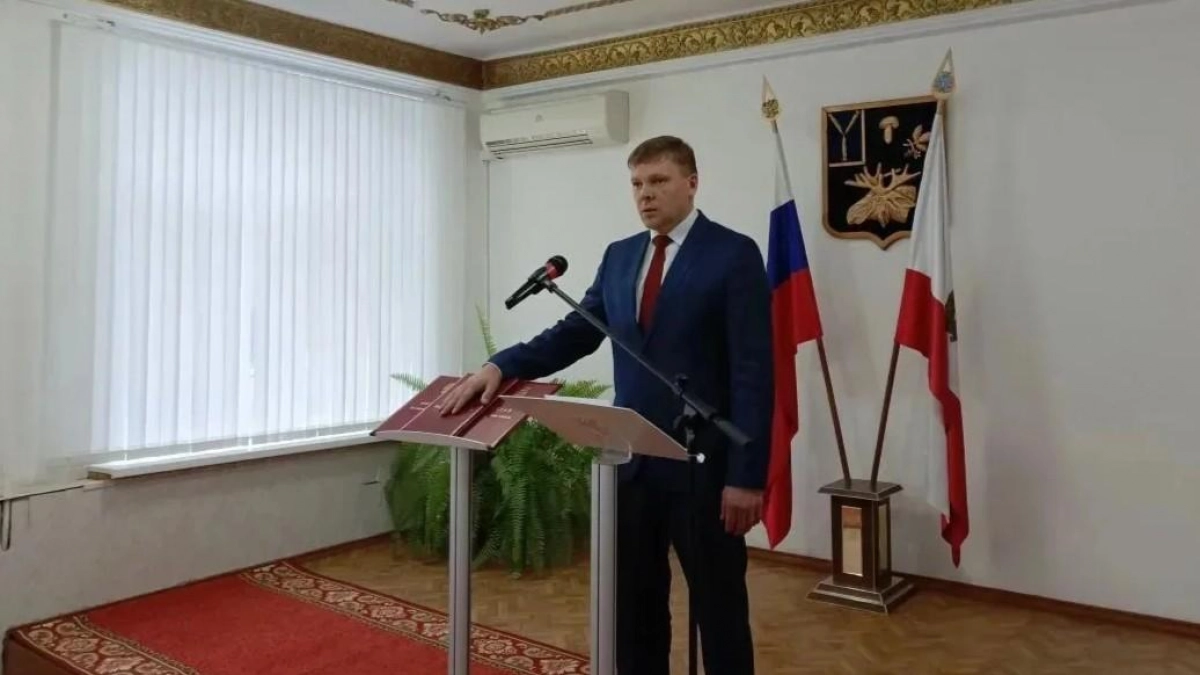 Депутаты единогласно избрали нового главу Базарно-Карабулакского района