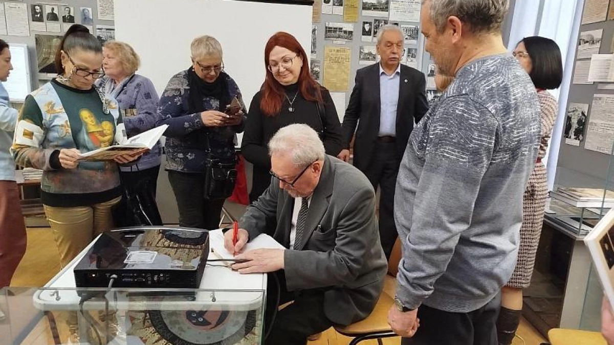 Книга о Крестовоздвиженском монастыре напомнила о духовном центре Поволжья