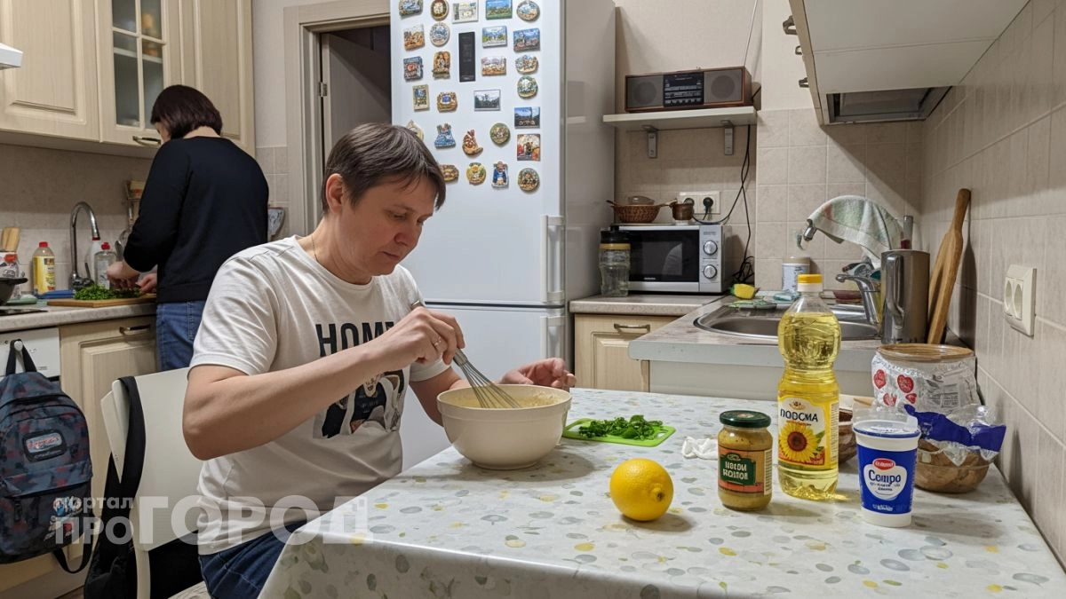 Больше никакой химии в салатах: за минуту взбиваю три доступных продукта вместо покупного майонеза