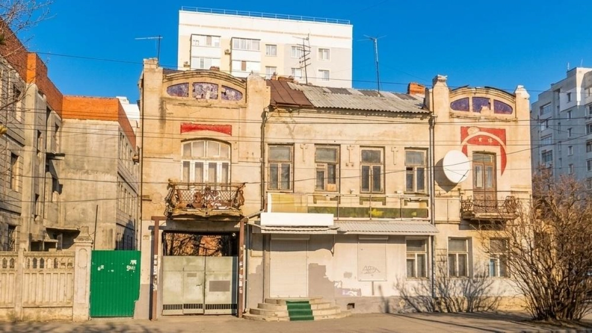 Саратов продаёт два дома-памятника: Гостиный двор и усадьбу купца
