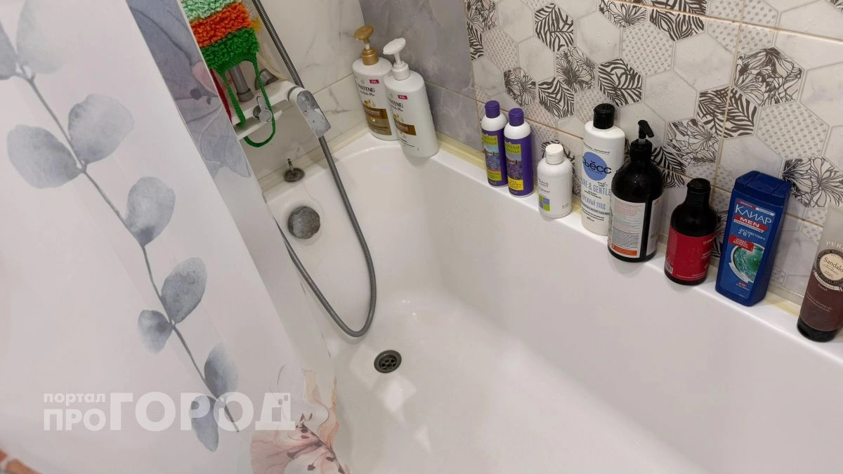 Забудьте про чугун и акрил: мастера массово переходят на материал, который дешевле и всегда остается теплым