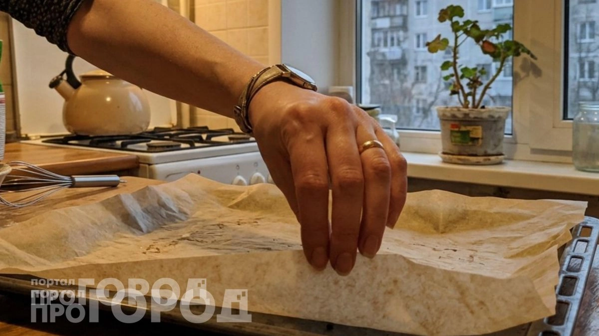 Вы годами делали это неправильно: как на самом деле нужно стелить пергамент на противень для идеальной выпечки