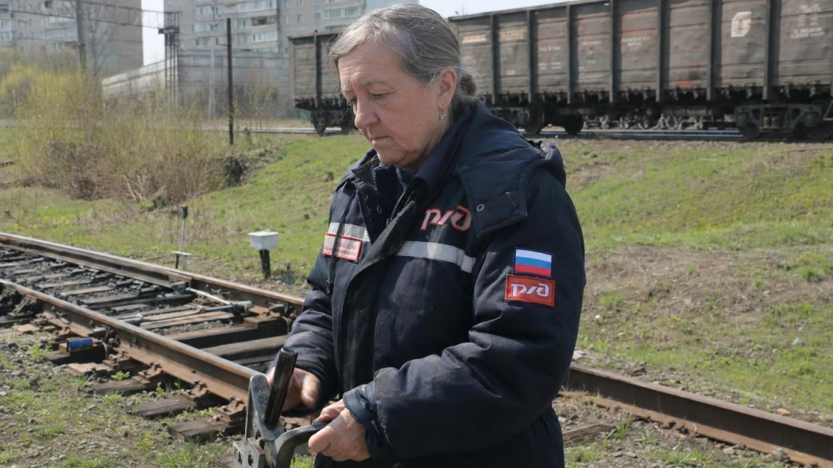 Умерла стрелочница из Саратова, потерявшая ноги ради спасения ребёнка