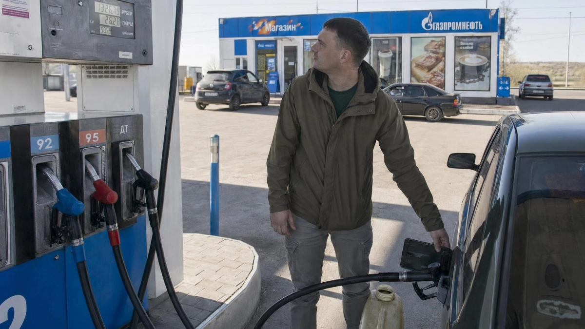 Саратовский бензин замер на 65,34 руб. — пока в 48 регионах цены растут