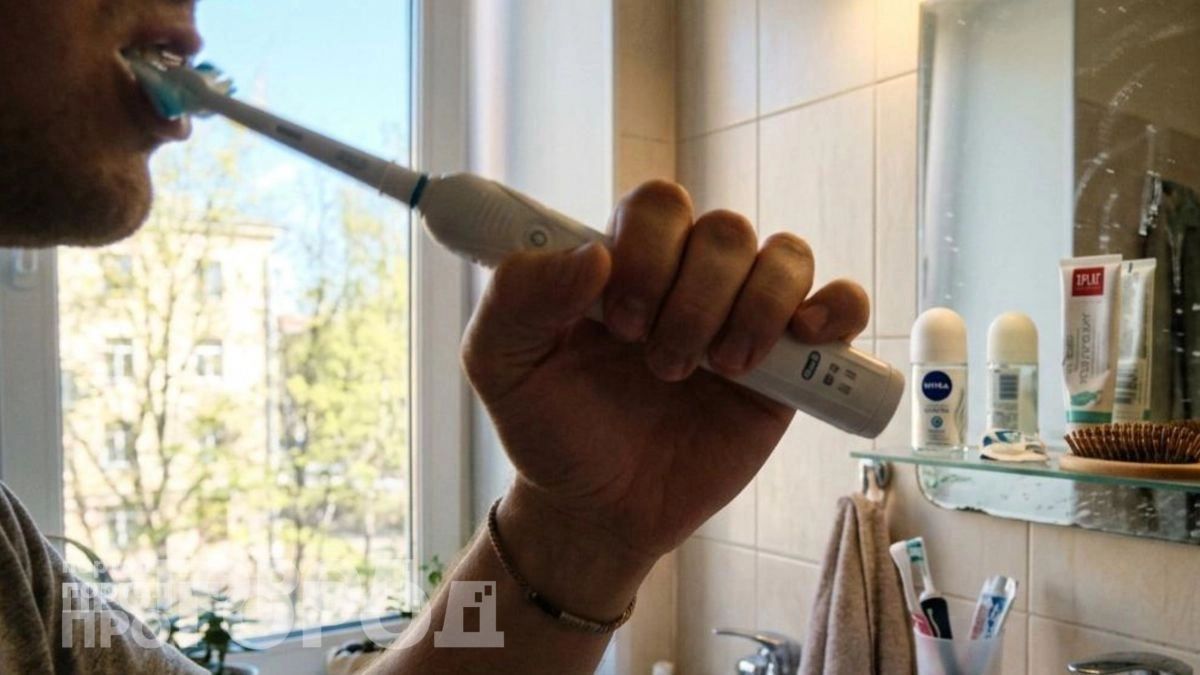 Стоматологи раскрыли правду: когда именно нужно чистить зубы утром, чтобы не разрушить эмаль навсегда