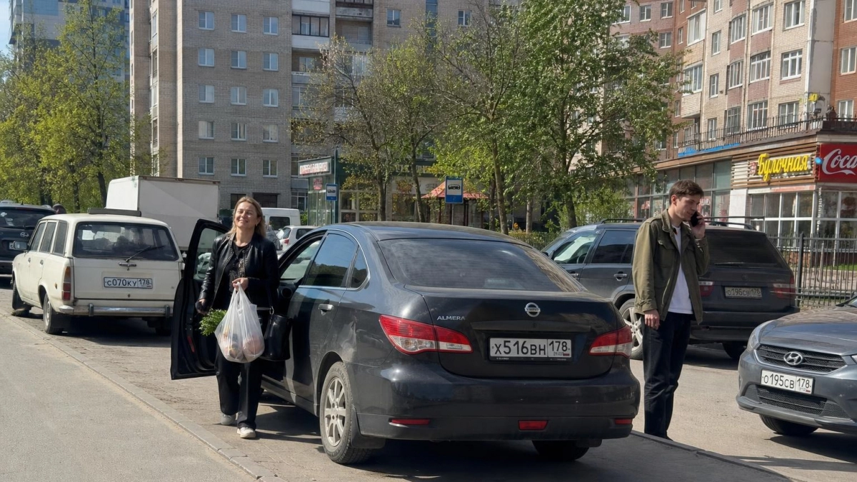 Саратов открыл бесплатные парковки на майские праздники