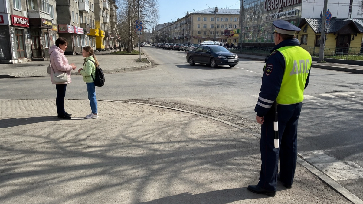ВАЗ сбил пенсионерку и подростка у ТЦ «Город» в Саратове