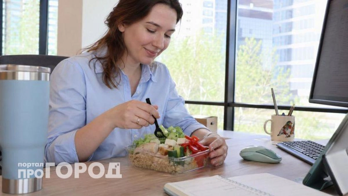 Забудьте про контейнеры с запахом: шеф-повар составил меню для офиса, после которого вам не будет стыдно