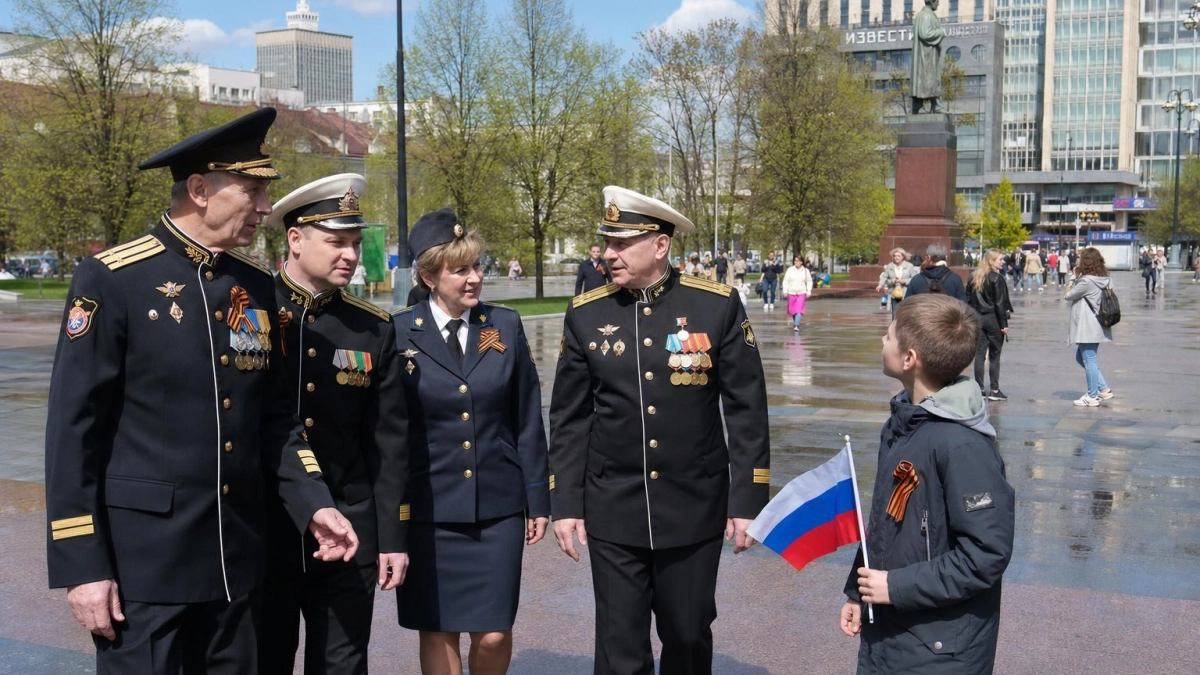 Трое уроженцев Саратовской области прошли на параде в честь 81-летия Победы
