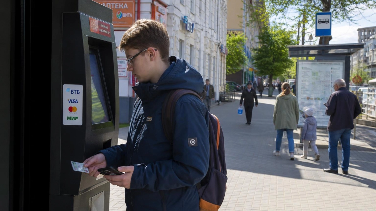 Льготные карты школьников Саратовской области работают всё лето