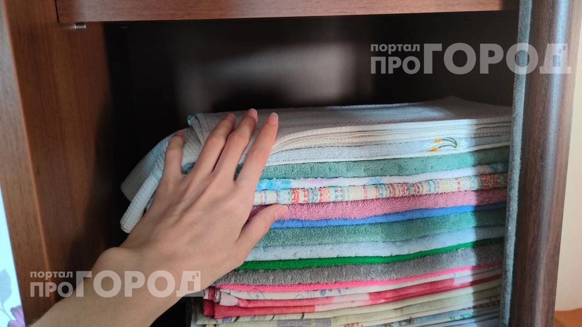 Избавьтесь от запаха сырости на кухонных полотенцах: 4 простых способа вернуть им свежесть без кипячения