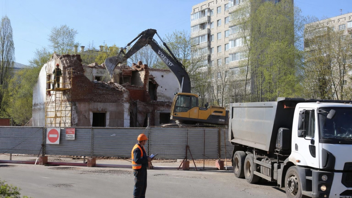 Саратов потратит 2,1 млн рублей на снос аварийного дома на Штейнберга