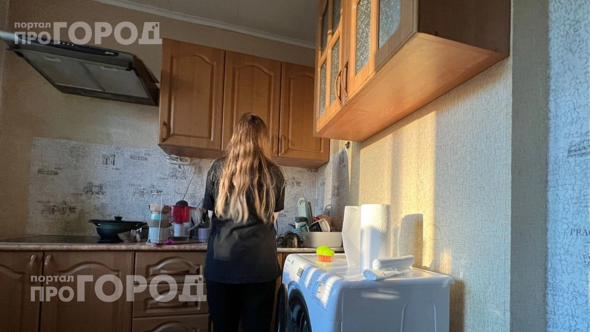 Превращаем старую кухню в дизайнерский проект за один вечер: простая хитрость с фурнитурой меняет всё