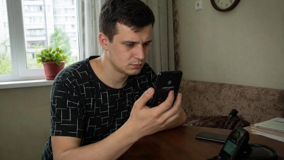 В Саратове задержан 22-летний курьер сим-боксов телефонных мошенников