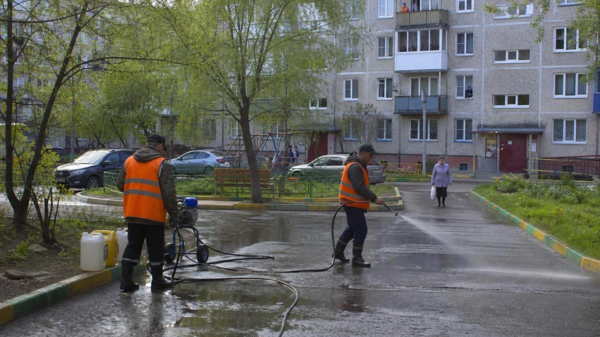 Бусаргин: в Энгельсе работают 6 насосных станций для ликвидации коммунальной аварии
