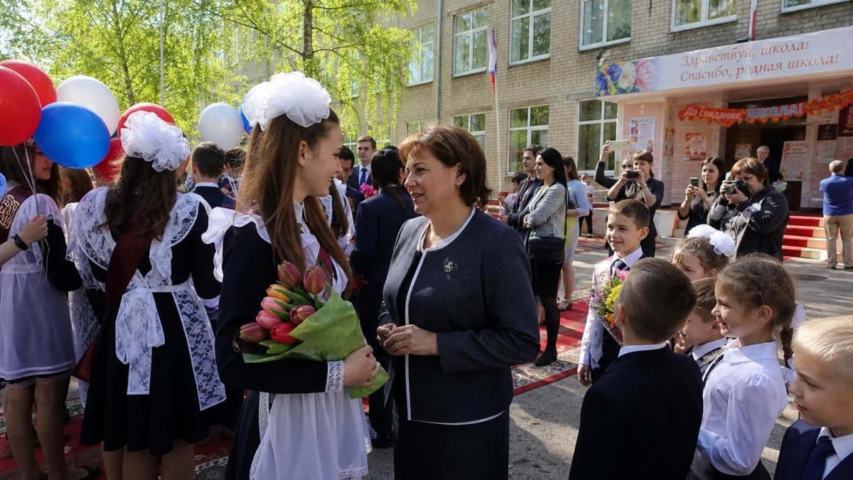 240 тысяч школьников Саратовской области услышат последний звонок 26 мая