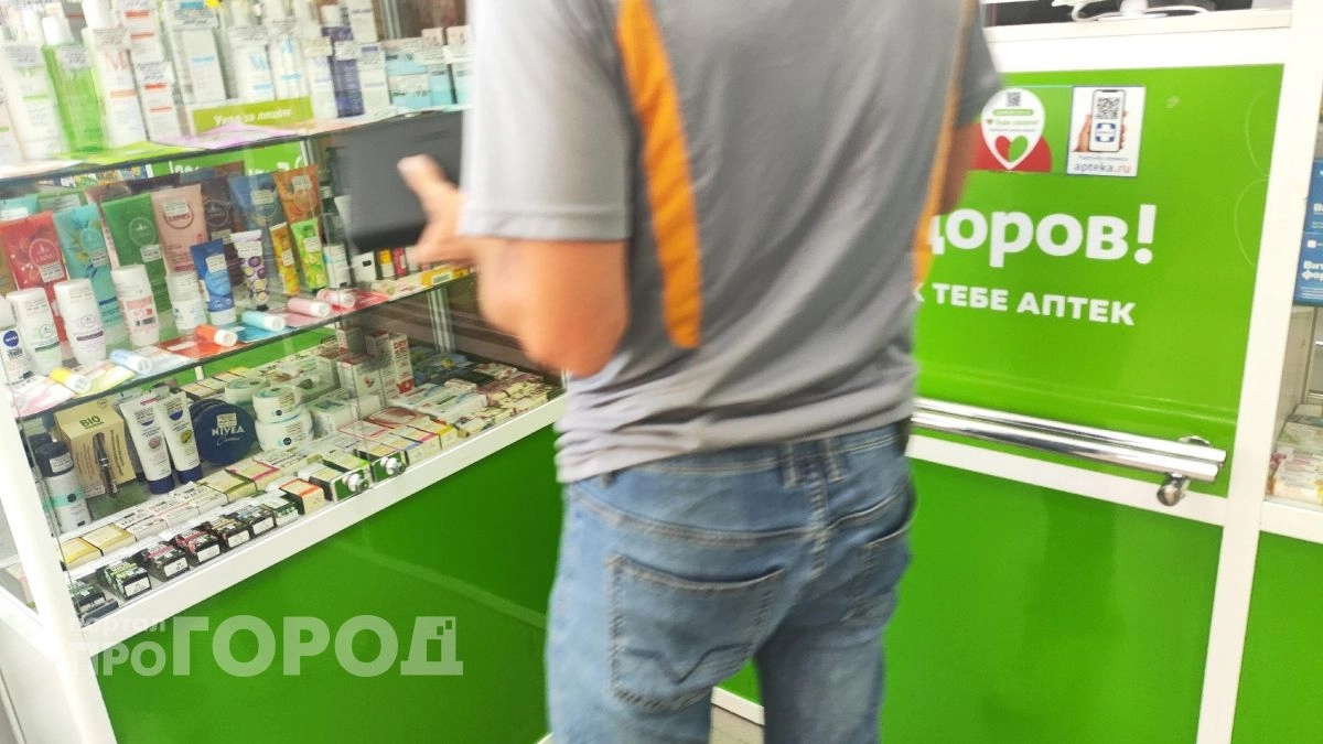 Забудьте про дорогие репелленты: наношу этот копеечный аптечный состав на одежду и забываю о клещах в лесу