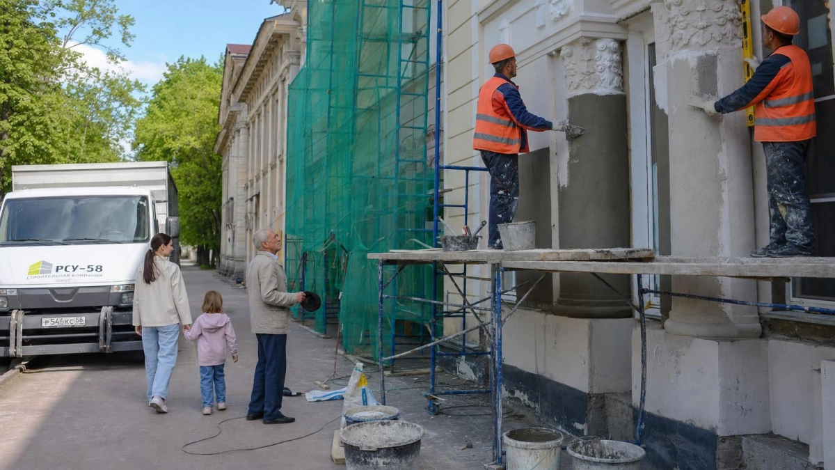 Володин потребовал завершить реставрацию Дома офицеров в Энгельсе в этом году