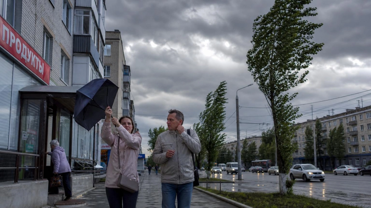 В Саратовской области объявлен желтый уровень опасности: грозы и пожароопасность