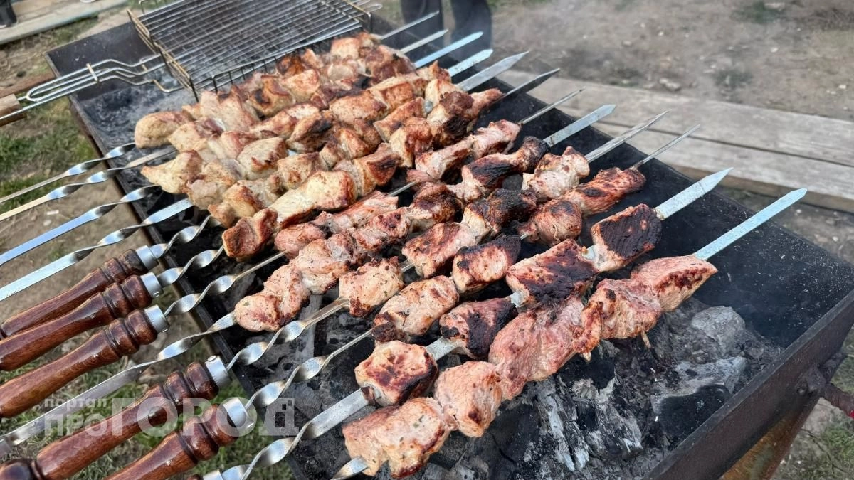 Ваш шашлык получается сухим из-за простых ошибок: 5 привычек при мариновании мяса, которые портят любой пикник