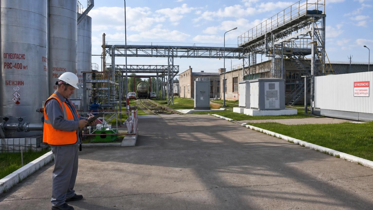 Мини-НПЗ под Саратовом с мощностью 15 тыс. тонн в месяц выставили на продажу за 120 млн
