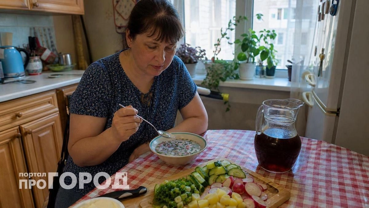 Забудьте про магазинную химию: готовлю освежающий домашний квас из бородинского хлеба за копейки